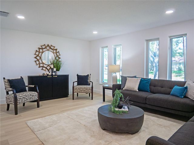 1880 TANGLEWOOD DRIVE NE, St Petersburg, FL 33702