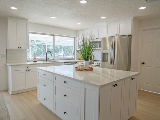 1880 TANGLEWOOD DRIVE NE, St Petersburg, FL 33702