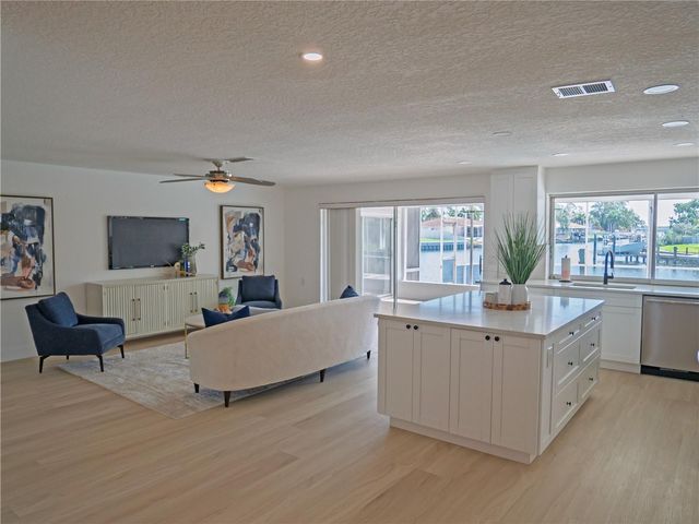 1880 TANGLEWOOD DRIVE NE, St Petersburg, FL 33702