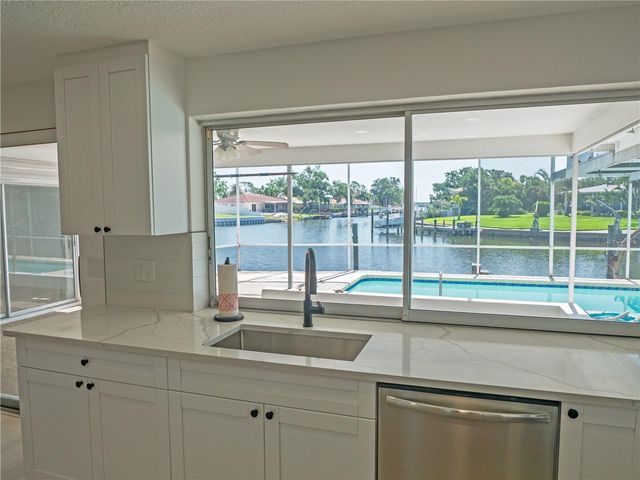 1880 TANGLEWOOD DRIVE NE, St Petersburg, FL 33702