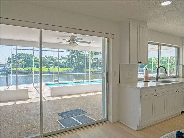 1880 TANGLEWOOD DRIVE NE, St Petersburg, FL 33702