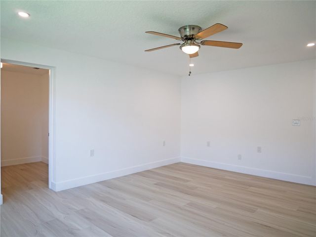 1880 TANGLEWOOD DRIVE NE, St Petersburg, FL 33702