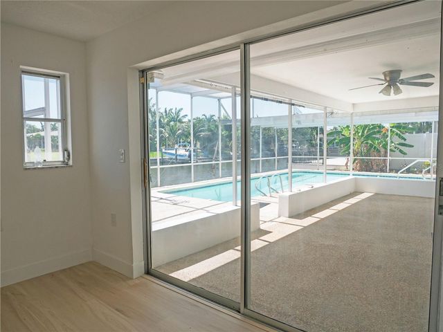 1880 TANGLEWOOD DRIVE NE, St Petersburg, FL 33702