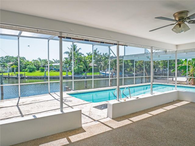 1880 TANGLEWOOD DRIVE NE, St Petersburg, FL 33702