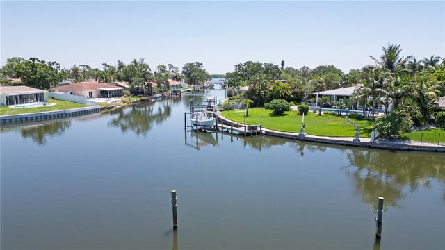 1880 TANGLEWOOD DRIVE NE, St Petersburg, FL 33702