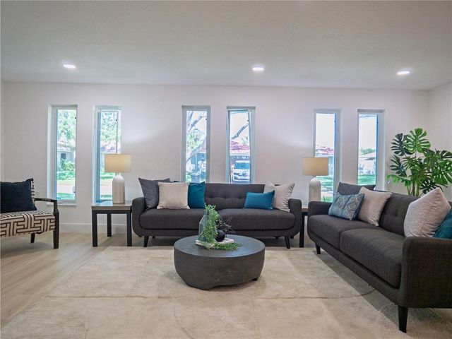 1880 TANGLEWOOD DRIVE NE, St Petersburg, FL 33702