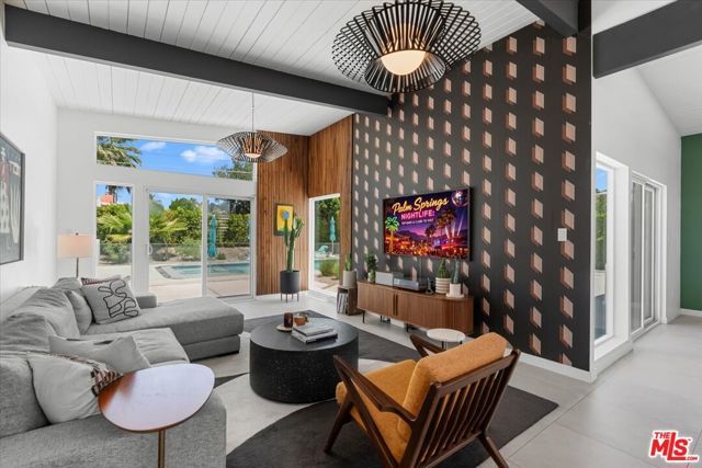 450 E Laurel Circle, Palm Springs, CA 92262