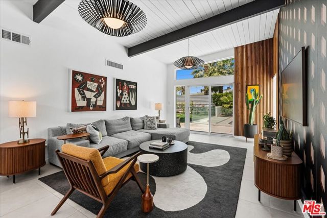 450 E Laurel Circle, Palm Springs, CA 92262