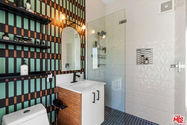 450 E Laurel Circle, Palm Springs, CA 92262
