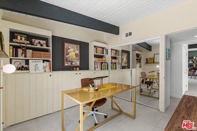 450 E Laurel Circle, Palm Springs, CA 92262