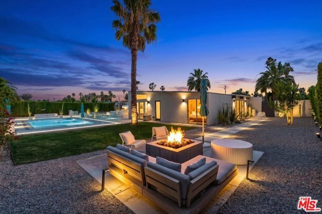 450 E Laurel Circle, Palm Springs, CA 92262