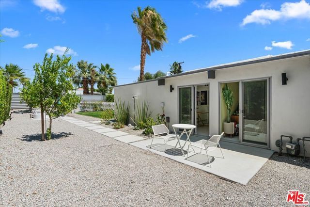 450 E Laurel Circle, Palm Springs, CA 92262