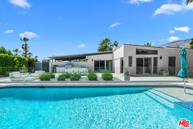 450 E Laurel Circle, Palm Springs, CA 92262