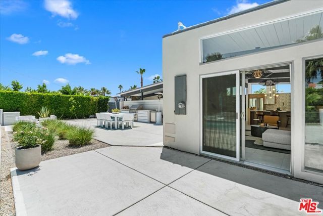 450 E Laurel Circle, Palm Springs, CA 92262