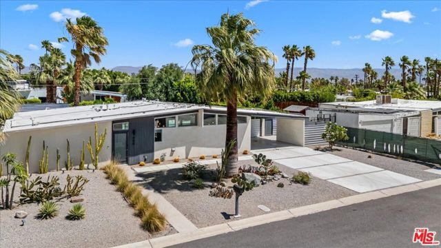450 E Laurel Circle, Palm Springs, CA 92262