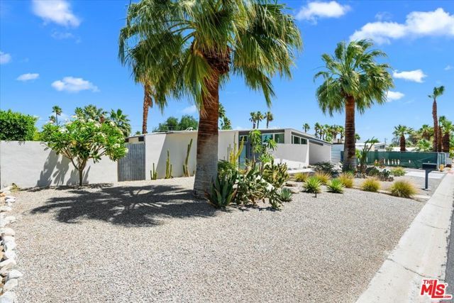 450 E Laurel Circle, Palm Springs, CA 92262
