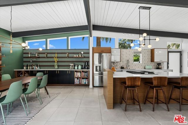 450 E Laurel Circle, Palm Springs, CA 92262