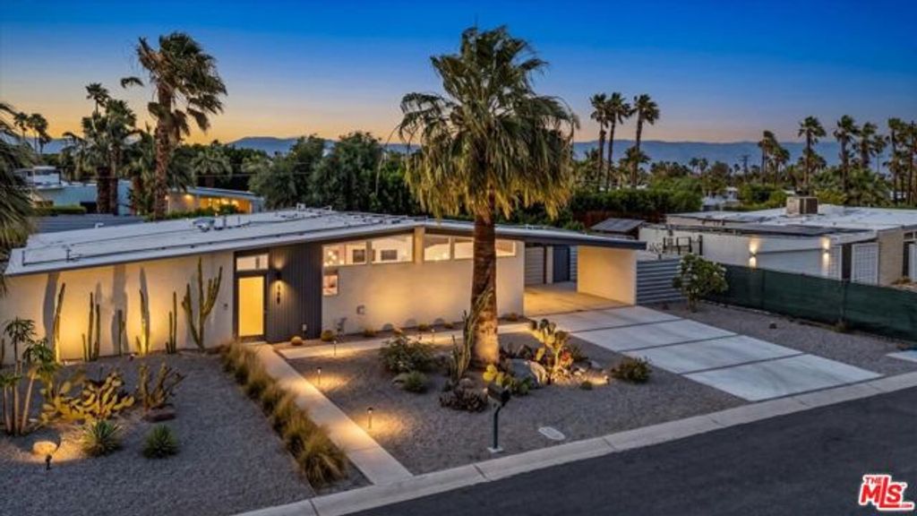 450 E Laurel Circle, Palm Springs, CA 92262