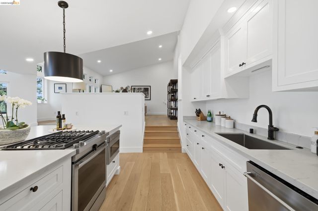 857A Mountain View Drive, Lafayette, CA 94549