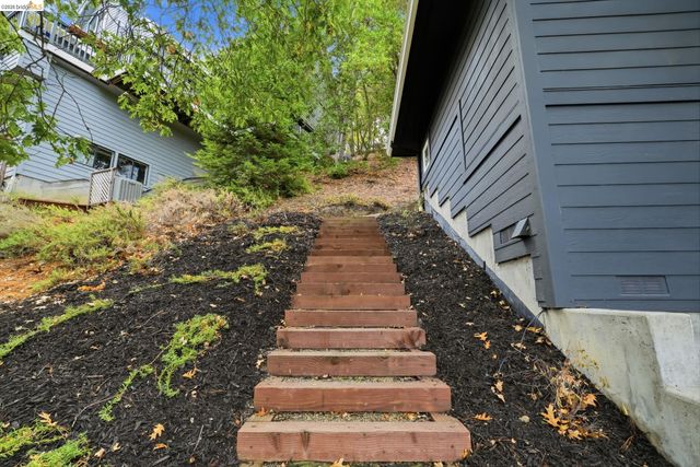 857A Mountain View Drive, Lafayette, CA 94549