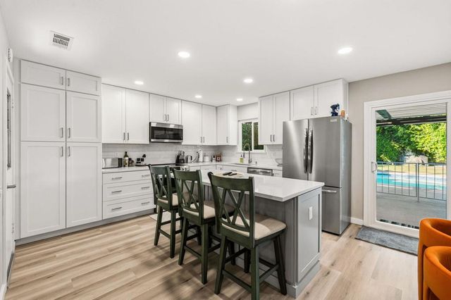 74370 Primrose Drive, Palm Desert, CA 92260