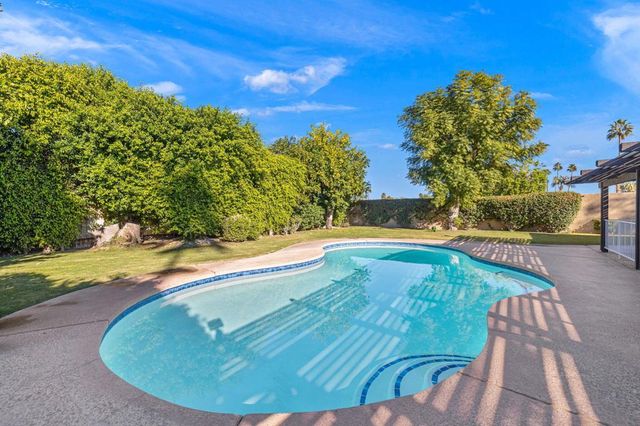 74370 Primrose Drive, Palm Desert, CA 92260