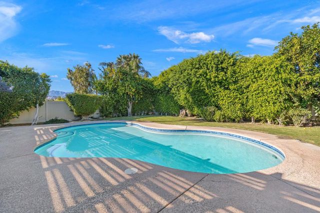 74370 Primrose Drive, Palm Desert, CA 92260