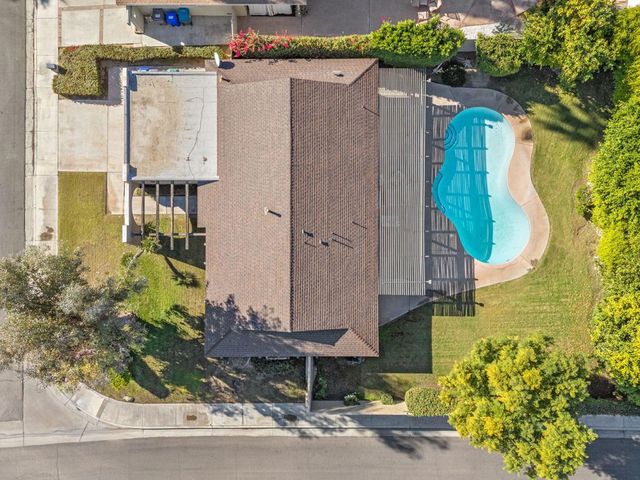 74370 Primrose Drive, Palm Desert, CA 92260