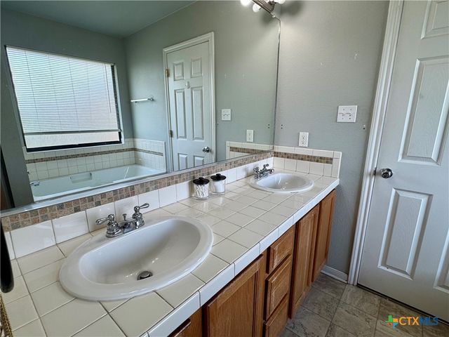 10 Westridge Place, Lampasas, TX 76550