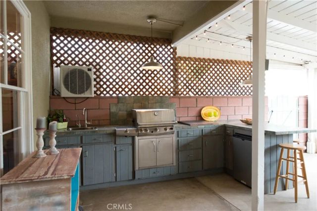 8136 Garden Grove, Reseda, CA 91335