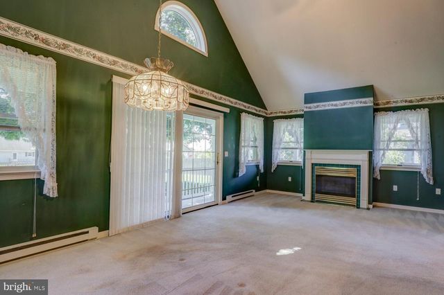 834 LAKEVIEW DR, Lancaster, PA 17601