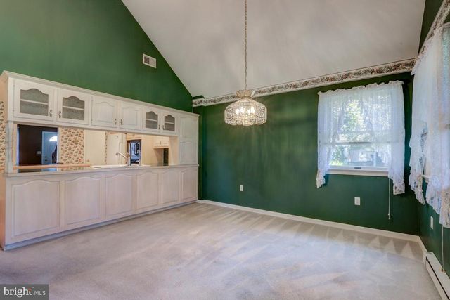 834 LAKEVIEW DR, Lancaster, PA 17601