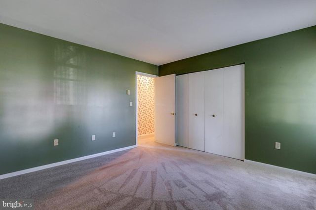 834 LAKEVIEW DR, Lancaster, PA 17601