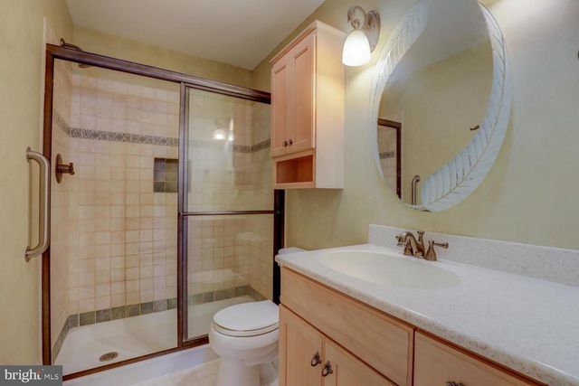 834 LAKEVIEW DR, Lancaster, PA 17601