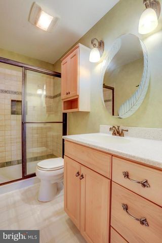 834 LAKEVIEW DR, Lancaster, PA 17601