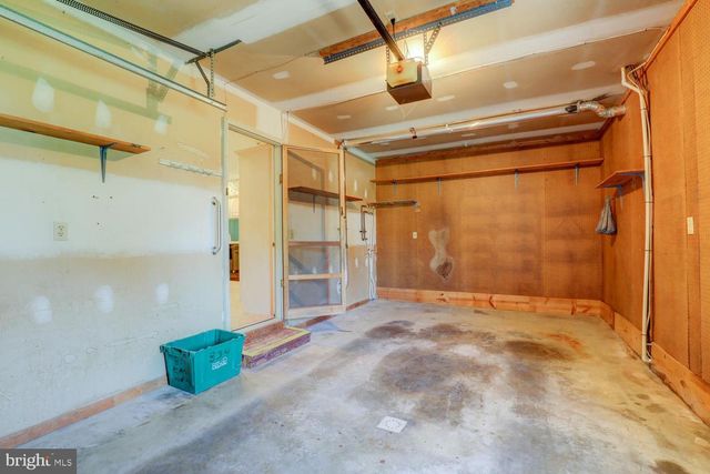 834 LAKEVIEW DR, Lancaster, PA 17601