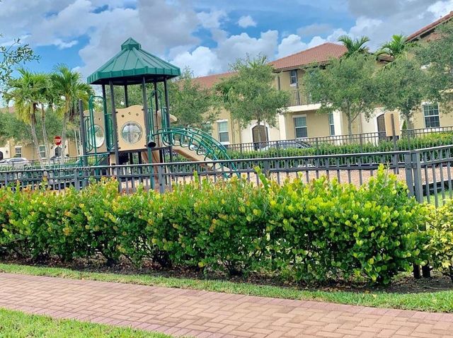 1510 SW 147th Ter, Pembroke Pines, FL 33027