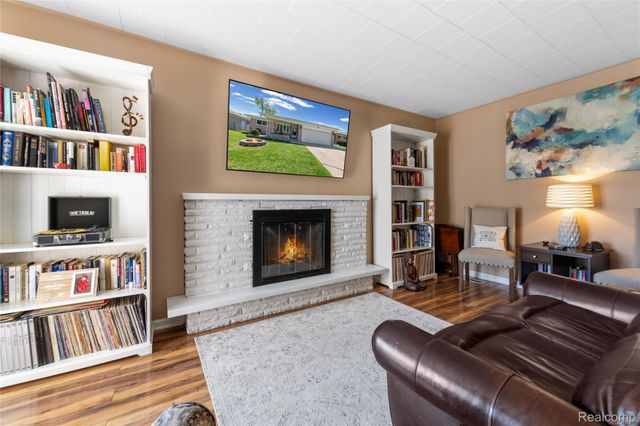 3822 Martin Road, Warren, MI 48092