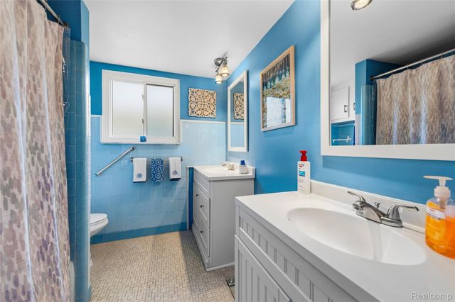 3822 Martin Road, Warren, MI 48092