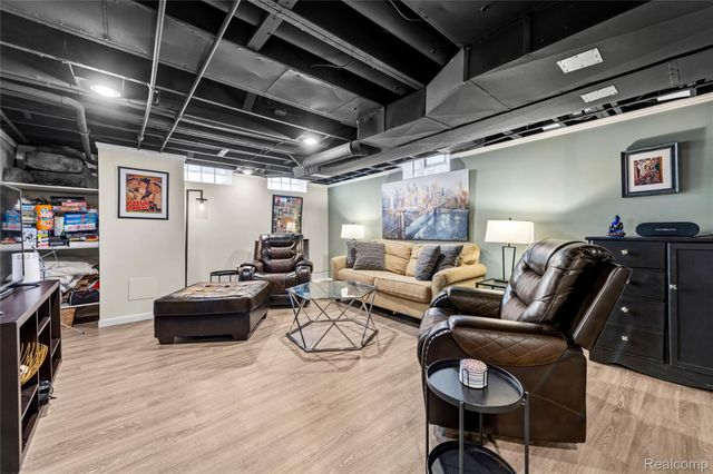 3822 Martin Road, Warren, MI 48092