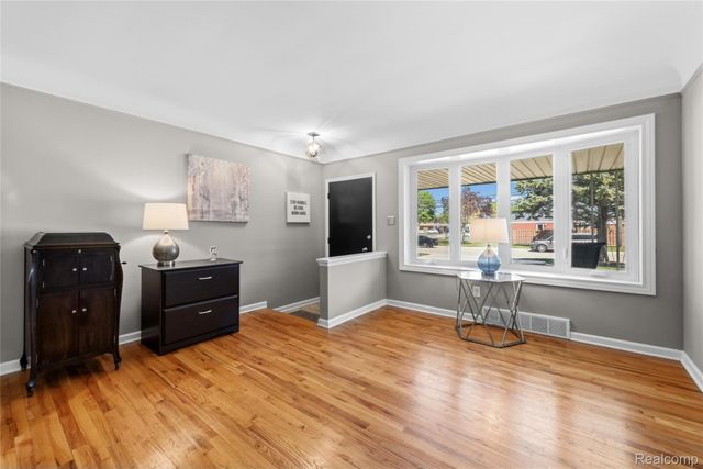 3822 Martin Road, Warren, MI 48092