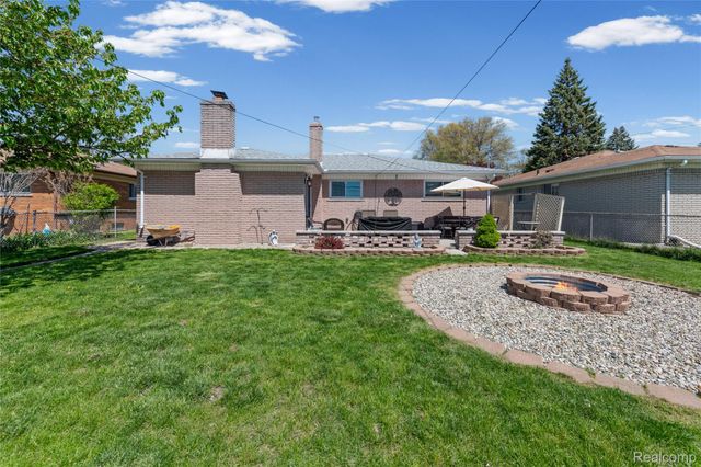 3822 Martin Road, Warren, MI 48092