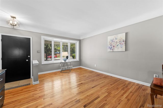 3822 Martin Road, Warren, MI 48092