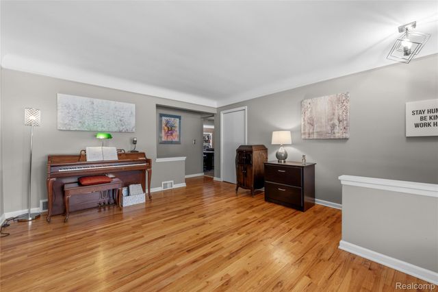 3822 Martin Road, Warren, MI 48092