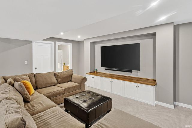 15640 Cedar Cove Court, Granger, IN 46530