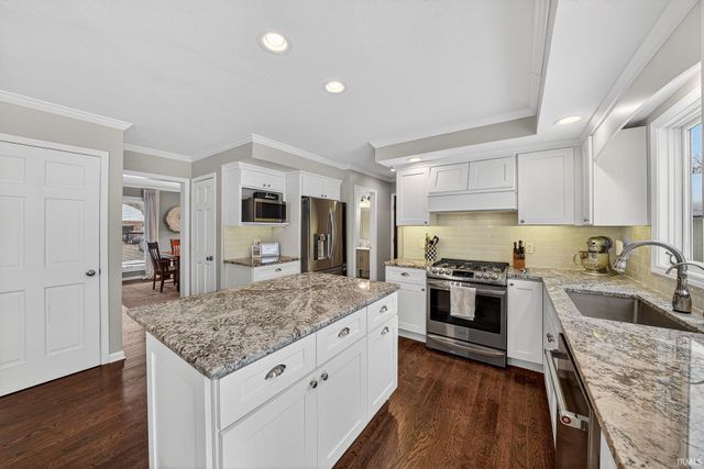 15640 Cedar Cove Court, Granger, IN 46530