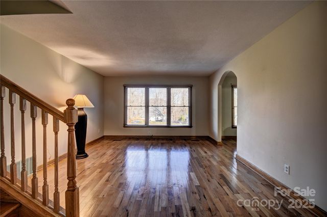 119 Pleasant Hill Circle, Waynesville, NC 28786