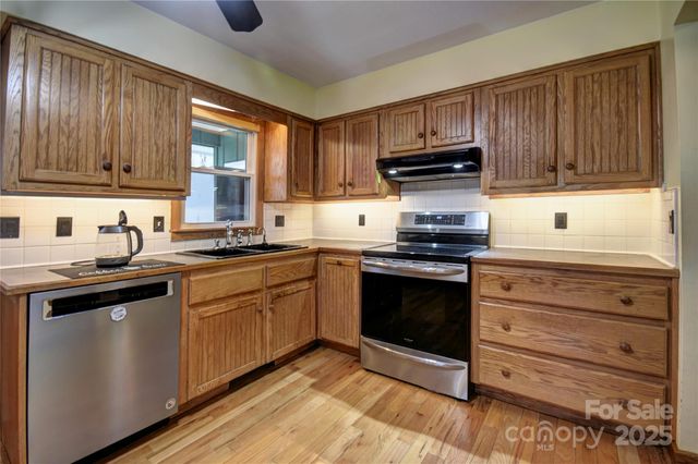 119 Pleasant Hill Circle, Waynesville, NC 28786