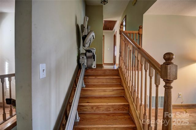 119 Pleasant Hill Circle, Waynesville, NC 28786