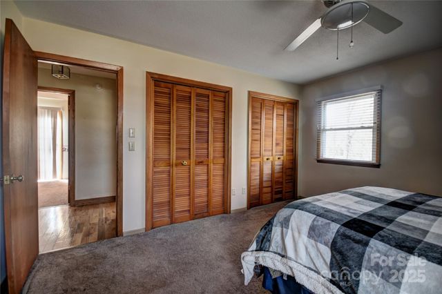 119 Pleasant Hill Circle, Waynesville, NC 28786